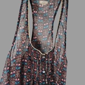 Aerie size medium feminine dainty top sheer with gold trim‎ & blue/pink flowers